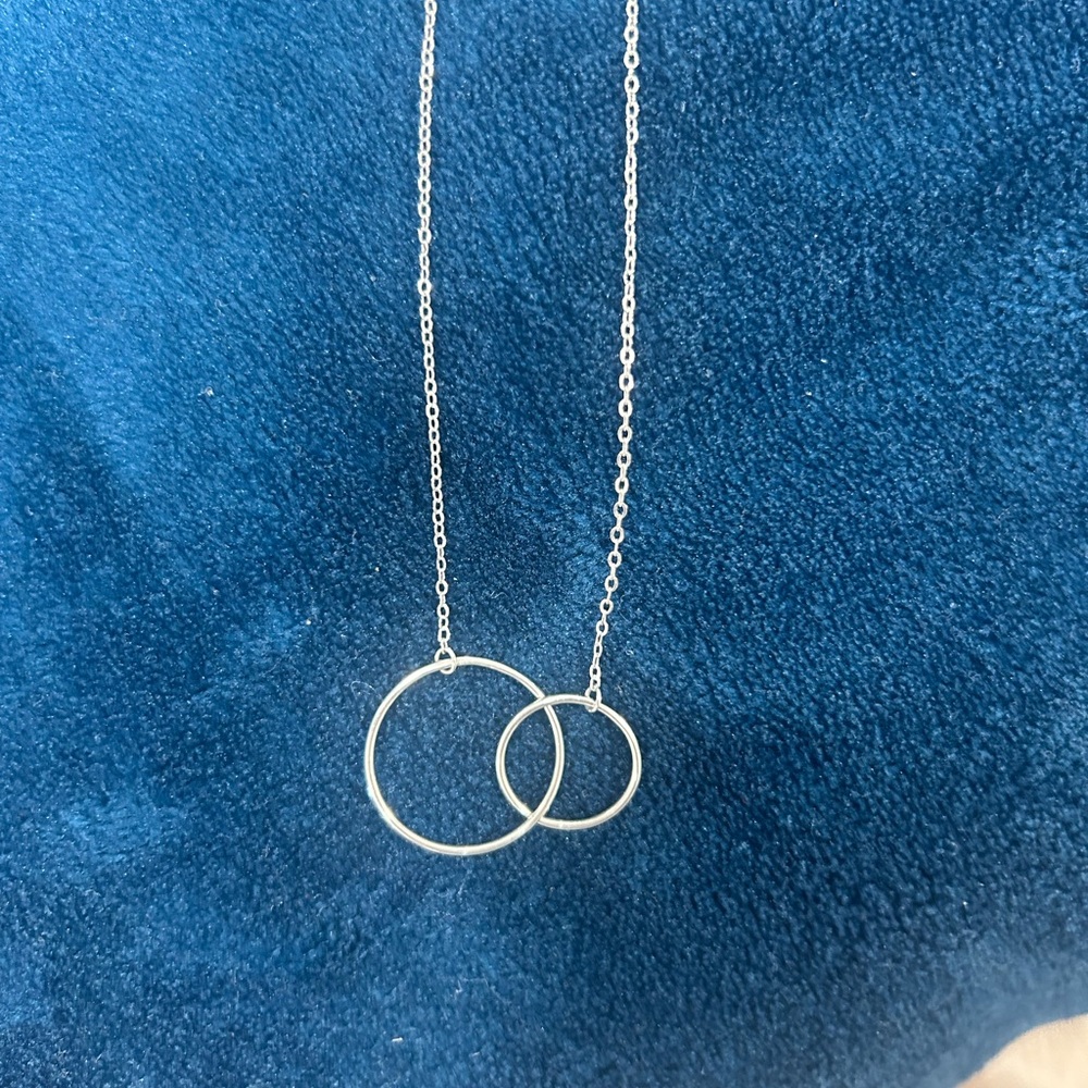 Interlocking Circle Pendant Necklace - Silver S925